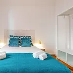 Portucale ! Deluxe 3 Bedroom In Arroios Апартаменты Лиссабон