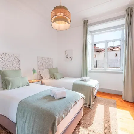Portucale ! Deluxe 3 Bedroom In Arroios アパート リスボン