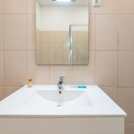 Portucale ! Deluxe 3 Bedroom In Arroios リスボン