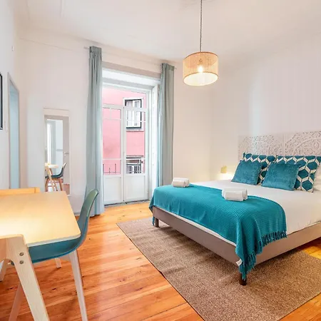 アパート Portucale ! Deluxe 3 Bedroom In Arroios リスボン
