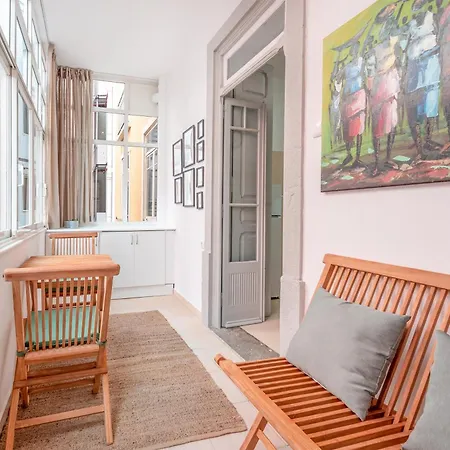 アパート Portucale ! Deluxe 3 Bedroom In Arroios リスボン