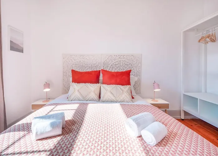 Portucale ! Deluxe 3 Bedroom In Arroios شقة Lisboa