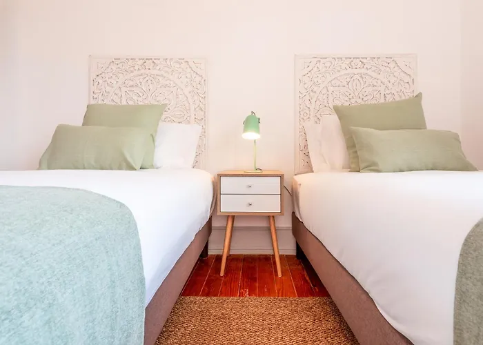 Portucale ! Deluxe 3 Bedroom In Arroios Διαμέρισμα *